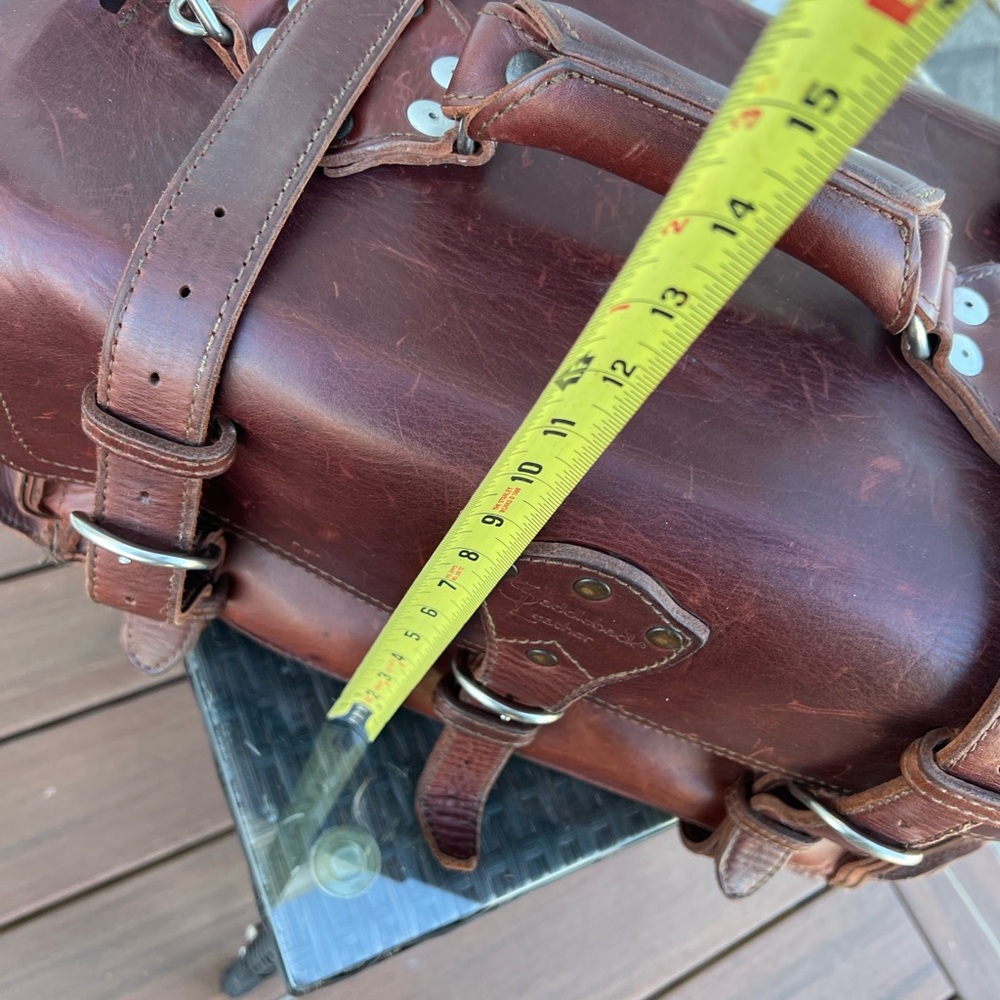 Saddleback leather - side pocket leather duffel bag. - Picture 4 of 14